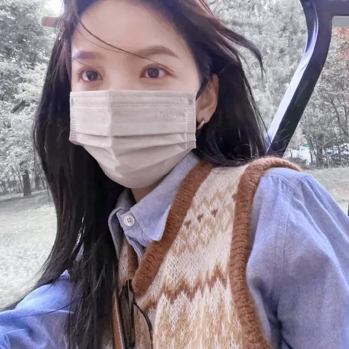 向天真的女生投降